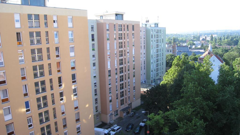 Hotel Dina Apartman Pécs Exterior foto